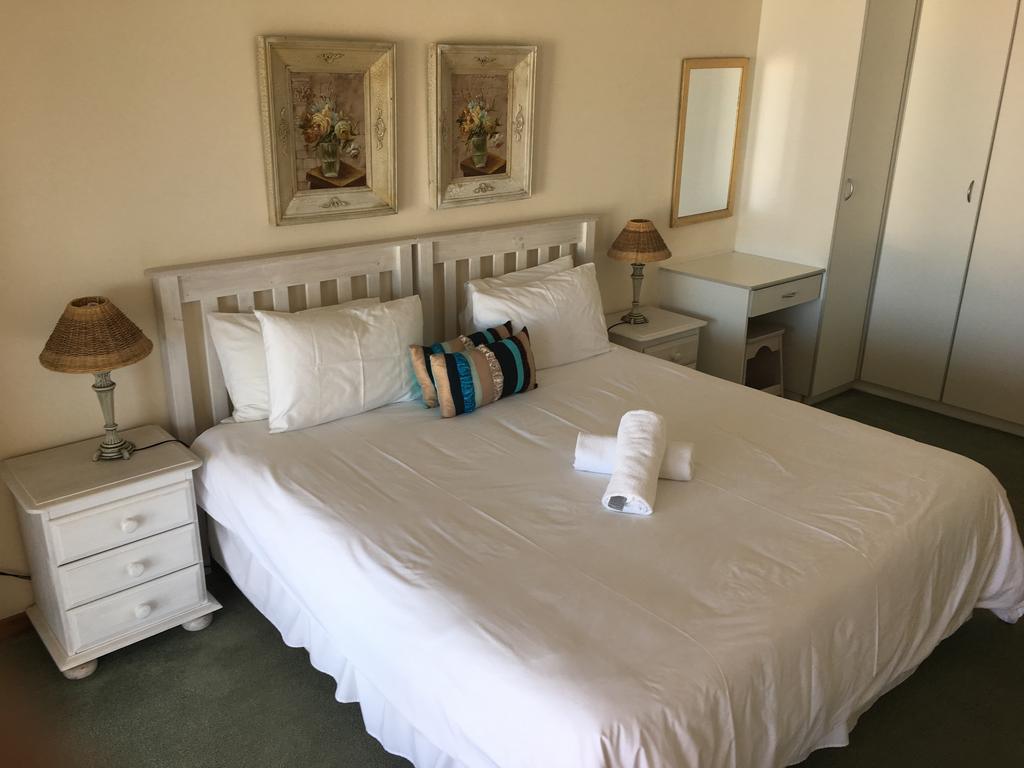 Seashells Holiday Apartments And Conference Centre Jeffreys Bay Bagian luar foto